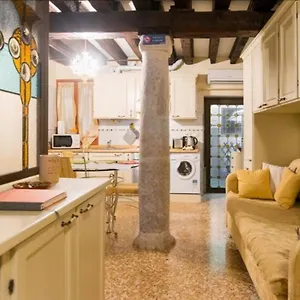 Historical Flat In Cannaregio, Apartment Venice